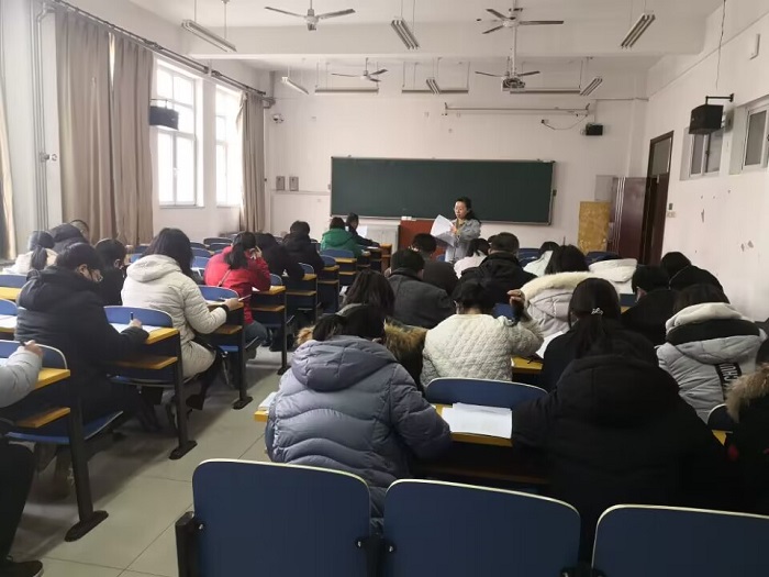 基础部全体教师会.jpg 基础部全体教师会.jpg